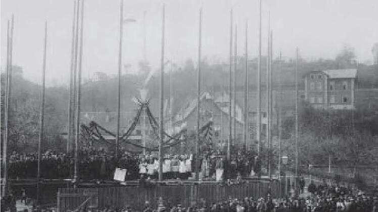 Am 1. Mai 1893 wurde der Grundstein für die Pfarrkirche "Zu Unserer Lieben Frau" gelegt.  Foto: Aus dem Buch "Nur neugotisch?" von Christian Karl Stegers