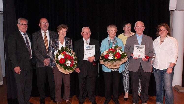 Besonders lange Treue zum 1. Skk Ha&szlig;furt (von links): Rudi Eck, Bezirksvorsitzender Werner Hahn, Birgitt Frisch (50 Jahre), Oskar und Walburga Gl&uuml;ckert (beide 60 Jahre), Vorsitzende Claudia Gl&uuml;ckert, Gr&uuml;ndungsmitglied Helmuth Gl&uuml;ckert (60 Jahre) und die Zweite Vorsitzende Sabine Bopp.