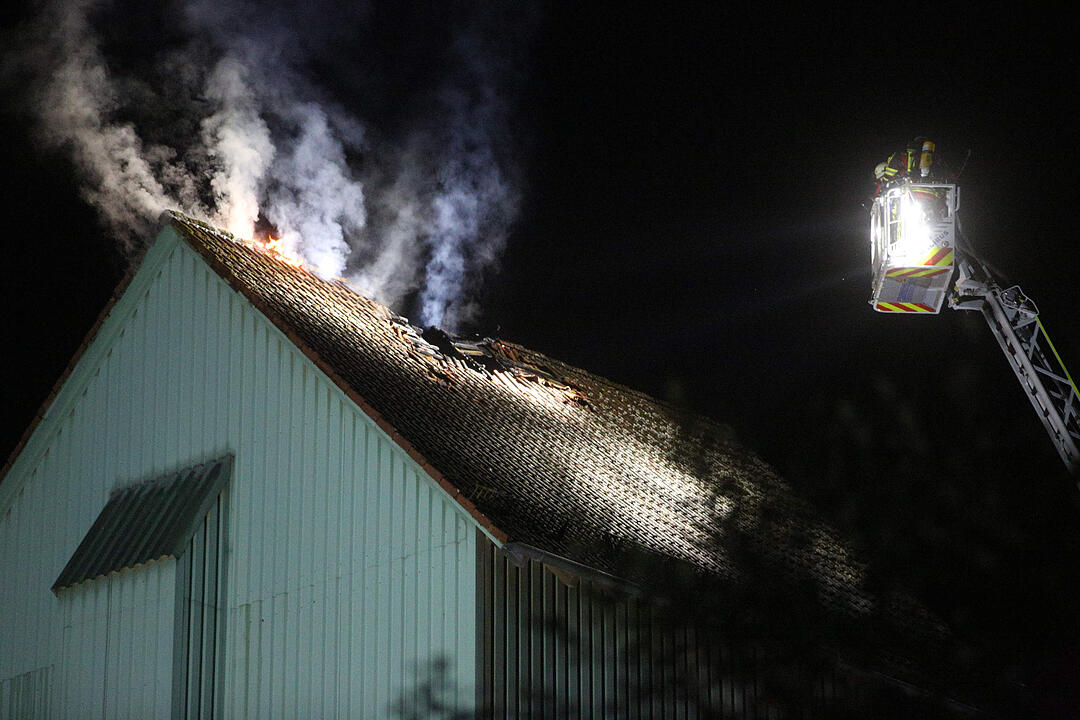 Großeinsatz in Draisendorf: Brand und Verpuffung bei Mühle – großer Schaden