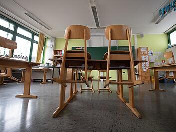 Die Schulen sind wieder dicht. Symbolbild: Sebastian Gollnow/dpa