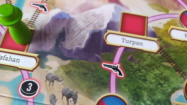80 Days im Test - Weltreise mit Koffer, Regenschirm und Hut als Brettspiel