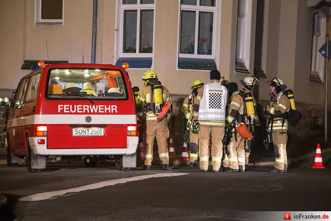 Mehrfamilienhaus in Sonneberg brennt