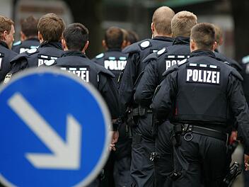 Nur vereinzelt kam es zu Störungen beim Regionalligaspiel zwischen dem FC Scheinfurt 05 und dem TSV 1860 München. Symbolfoto: Daniel Karmann/dpa