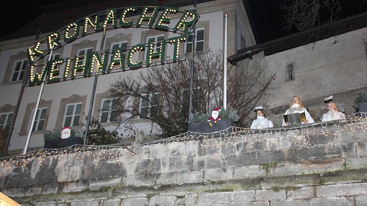 Das Christkind und seine Engel bei der Ansprache  Foto: Friedwald Schedel