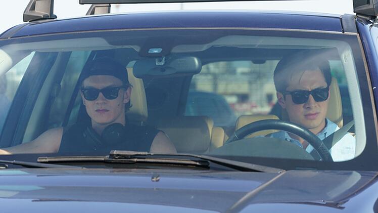 Shane (Hudson Williams, links) macht sich Sorgen, dass seine beziehung zu Ilya(Connor Storrie) eines Tages auffliegen k&ouml;nnte