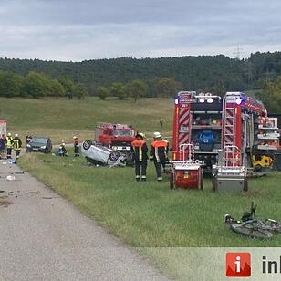 Pkw landet bei Kemmathen auf dem Dach