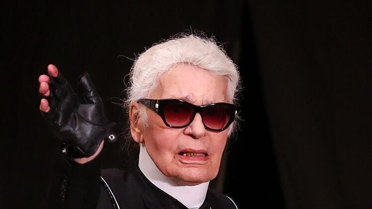 Karl Lagerfeld ist laut Medienberichten verstorben. Foto. Christian Charisius/dpa