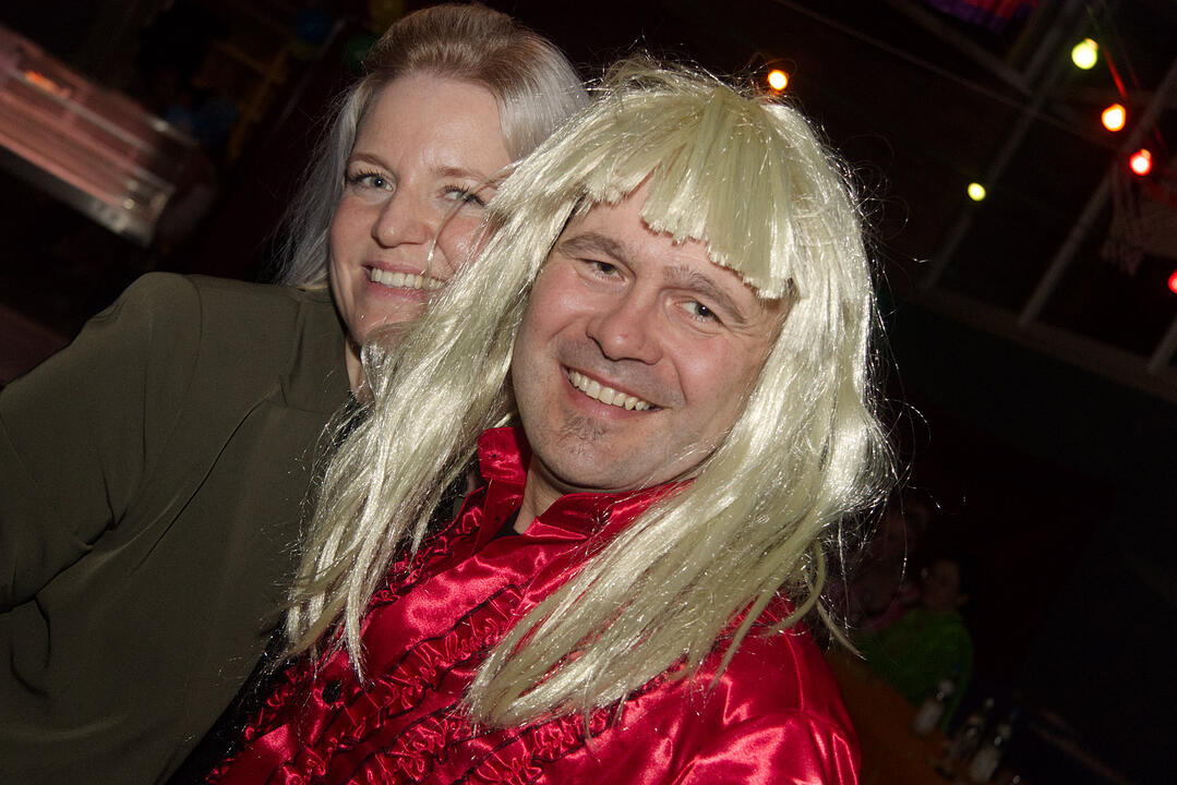 Fasching pur in der Grundschulturnhalle
