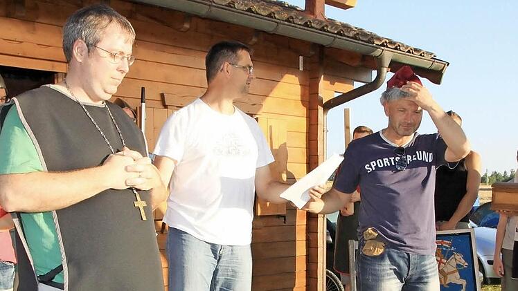 Propst Eberhard, Bürgermeister und Graf von Giech - die drei Hauptakteure des Marktspiels sind wegen der Hitze am Tag der Probe nur teilweise mit den Insignien ihrer Würde versehen.