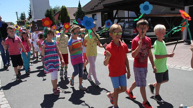 Impressionen vom Burghaiger Wiesenfest Foto: Stephan Stöckel