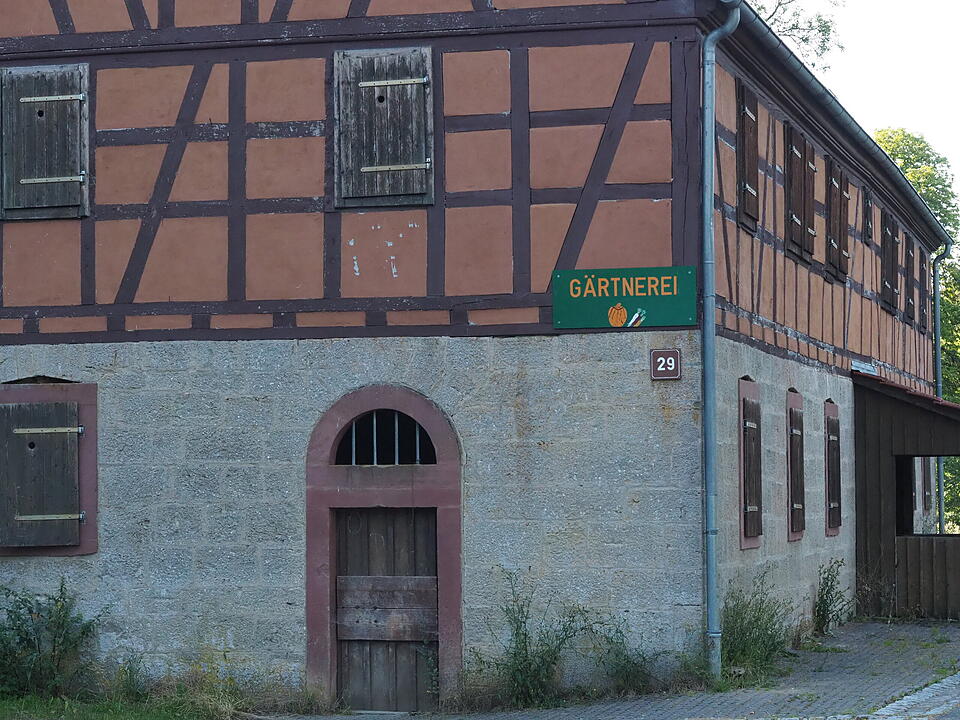 Das verlassene Dorf Bonnland darf bei einer Wanderung durch den Truppenübungsplatz Hammelburg nicht fehlen. Foto: Jürgen Schmitt