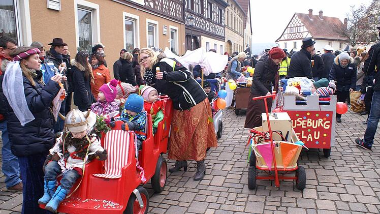 Faschingsumzug in Rattelsdorf Foto: Renate Neubecker