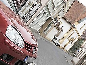 Nicht jeder Volkswagen, der durch die Straßen in Ebern fährt, ist von dem VW-Abgasskandal betroffen. Foto: Sarah Dann