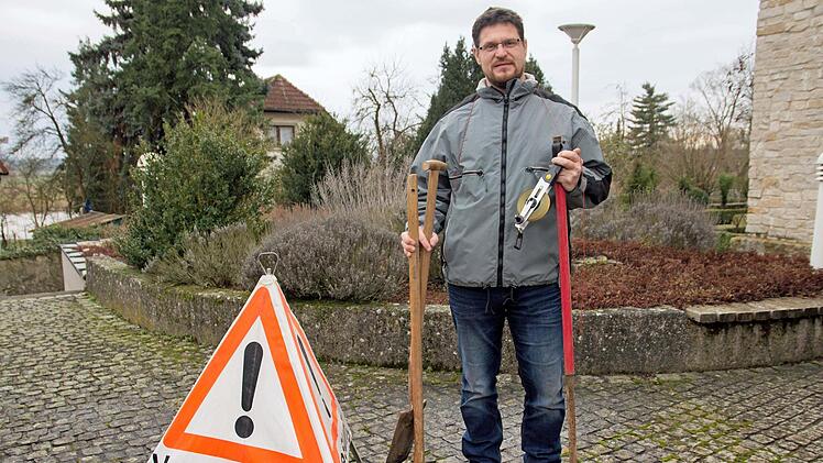 Als Siebener benötigt man jede Menge Geräte und Werkzeuge. Davon konnte sich auch Thomas Buhlheller aus Hainert bei der Schulung der neuen Siebener  überzeugen.