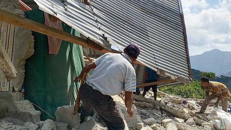 Erdbeben vor der K&uuml;ste Indonesiens