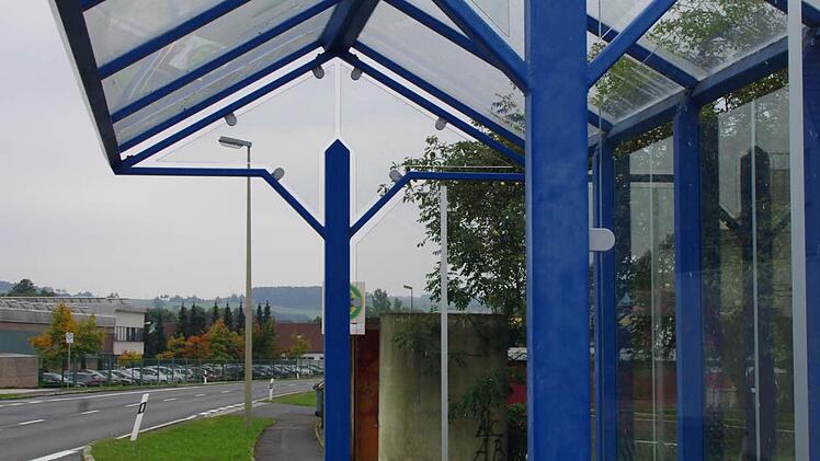 An der Haltestelle. Foto: Marco Meißner