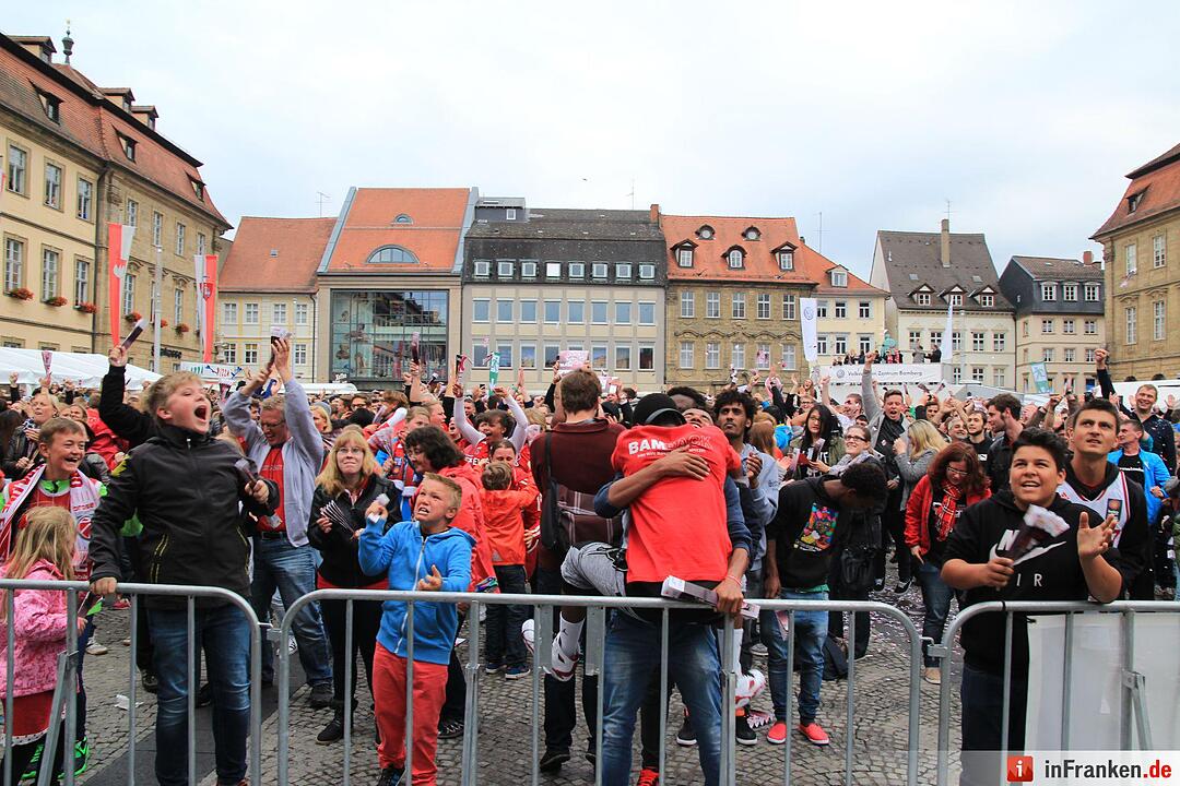 Bilder vom Public Viewing am Bamberger Maxplatz Teil 2