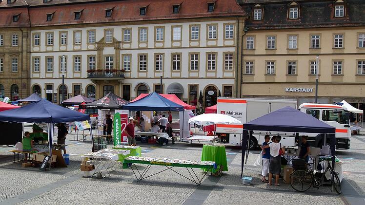 Der Ehrenamtstag wurde zur  Hitzeschlacht. Institutionen, Vereine und  Gruppen hätten sich mehr Besucher gewünscht. Fotos: Marion Krüger-Hundrup