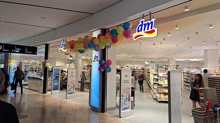 Neue dm-Filiale in Erlanger Arcaden eröffnet