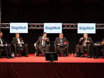 Bei der Podiumsdiskussion (von links): Marc Holland, Frank Altrichter, die Moderatoren Thomas Apfel (Radio Eins) und Berthold Köhler (Coburger Tageblatt), Frank Rebhan und Thomas Büchner.Foto: Albert Höchstädter