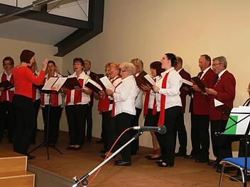 Der Gesangverein Gaiganz gab unter anderem ein Lied von Nena zum Besten.Fotos: Franz Galster