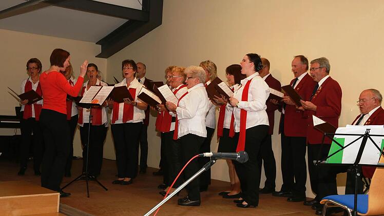 Der Gesangverein Gaiganz gab unter anderem ein Lied von Nena zum Besten.Fotos: Franz Galster