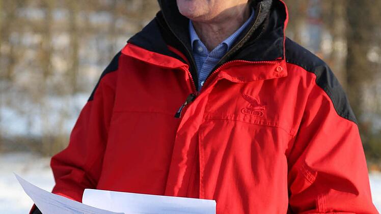 Arnold Zametzer verkündet das Ergebnis. Foto: Franz Galster