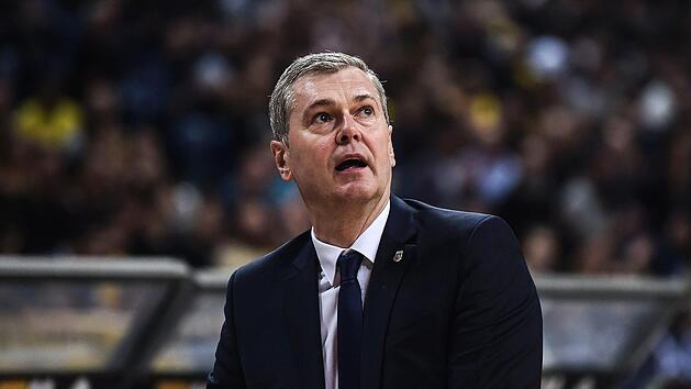 Brose Bamberg, vielfacher deutscher Basketballmeister, trennt sich von Trainer  Ainars Bagatskis. Zuetzt haben die Bamberger drei von vier Ligaspielen verloren. Nun soll es Federico Perego richten. Foto: Angelos Tzortzinis/dpa