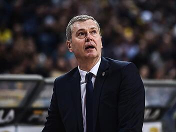 Brose Bamberg, vielfacher deutscher Basketballmeister, trennt sich von Trainer  Ainars Bagatskis. Zuetzt haben die Bamberger drei von vier Ligaspielen verloren. Nun soll es Federico Perego richten. Foto: Angelos Tzortzinis/dpa