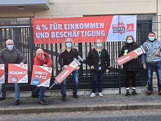 Kundgebung vor dem Hirschaider Schaeffler-Werk