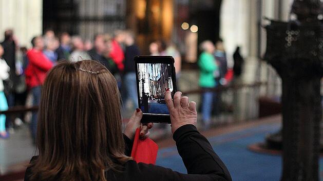 An religi&ouml;sen Orten ist fotografieren h&auml;ufig unerw&uuml;nscht