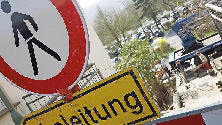 Der Aufgang bleibt noch einige Tage gesperrt. Foto: Arkadius Guzy