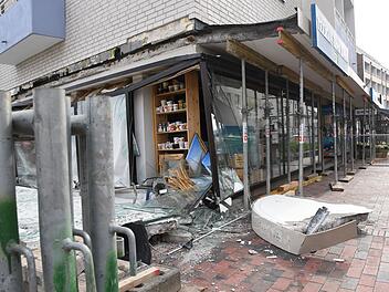 Beton-Vordach in Westerland auf Sylt st&uuml;rzt ab