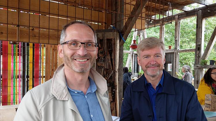 Architekt Lutz Wallenstein (links) und Hochbauamtsleiter Peter Coswack im "Zollinger". Foto: Simone Bastian