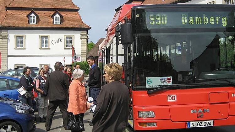 Die Steigerwaldlinie 990 bleibt nach dem Willen der Verantwortlichen auch in den nächsten Jahren unverändert auf Achse. Foto: Landratsamt