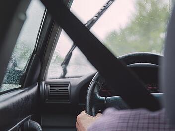 Der Autofahrer beleidigte die Feuerwehrleute mehrfach. Symbolfoto: freestocks.org/pexels.com