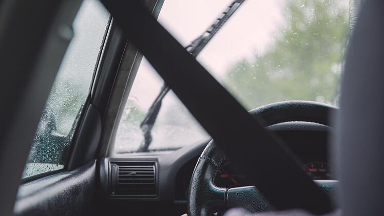 Der Autofahrer beleidigte die Feuerwehrleute mehrfach. Symbolfoto: freestocks.org/pexels.com