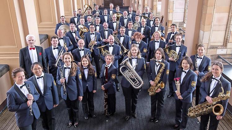 Das Bayerische Polizeiorchester spielt in der Herzogenauracher Stadtpfarrkirche unter anderem Beethovens Symphonie Nr. 1.