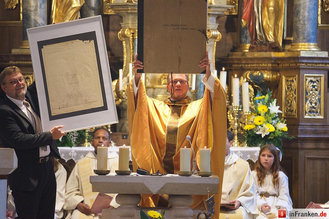 Nach einjähriger Kirchensanierung: Hannberg feiert die Wiedereröffnung der Wehrkirche der Pfarrei Geburt Mariens Hannberg