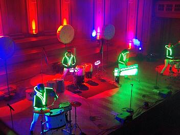 Die Percussion-Show "Drum Stars" im Max Littmann-Saal war ein Fest für Augen und Ohren. Foto: Klaus Werner