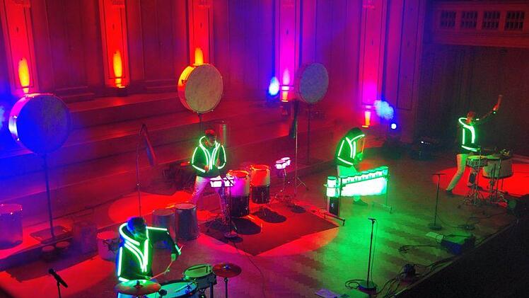 Die Percussion-Show "Drum Stars" im Max Littmann-Saal war ein Fest für Augen und Ohren. Foto: Klaus Werner