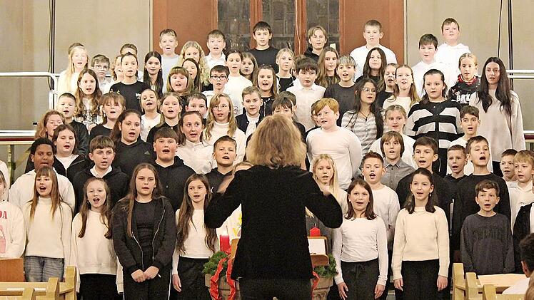 S&auml;mtliche Ch&ouml;re der Realschule Neustadt stehen unter der Leitung von Cornelia Heckendorff.