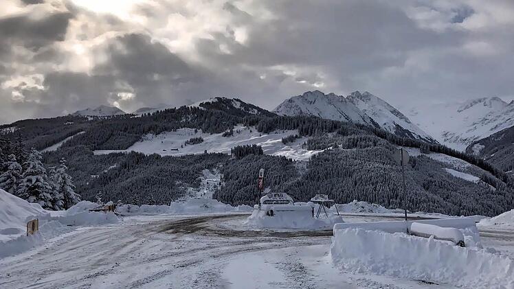 Und wo ist Nicola? Vermutlich irgendwo oben am Berg... Foto: Michael Busch
