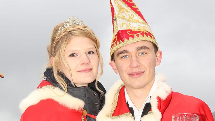 Ihre Lieblichkeit Victoria I. vom Millionärshügel (Victoria Arnold aus Meschenbach) und Seine Tollität Prinz Daniel III. aus Kasachstan (Daniel Schmück aus Einberg) Foto: Michael Stelzner