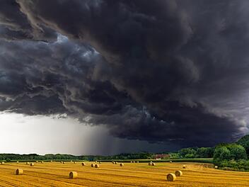 Unwetter in Deutschland: Der DWD warnt heute wieder vor schweren Unwettern. Auch in Franken soll es ordentlich knallen.