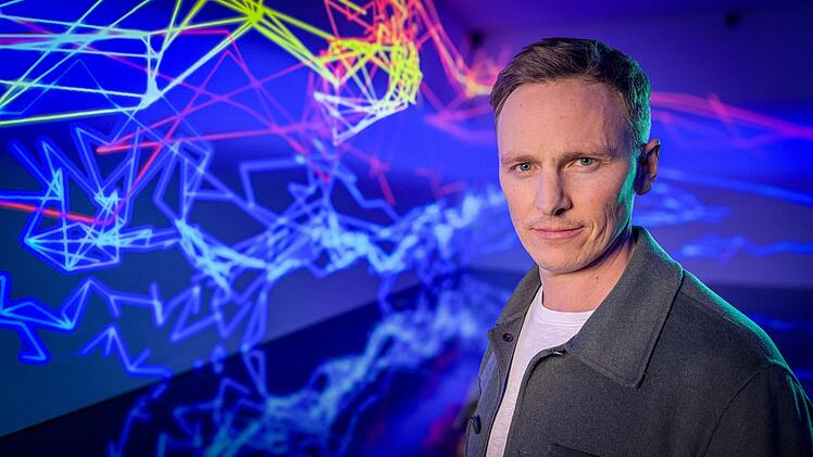 Social Media macht s&uuml;chtig: Dies d&uuml;rfte eine Erkenntnis Jochen Breyers und Julia Friedrichs aus ihrem Film "Die Wahrheit &uuml;ber Social Media - mit Jochen Breyer" sein. Nun beginnen mehrere L&auml;nder und Gesellschaften damit, sich gegen die Tech-Konzerne hinter Social Media zu wehren.