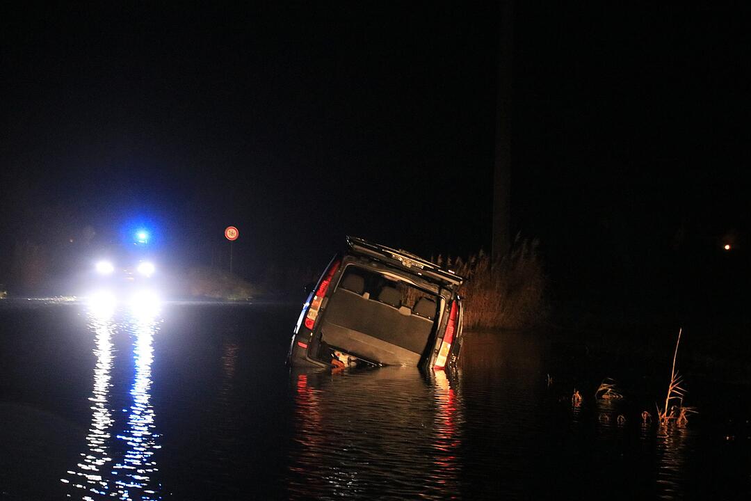 Betrunkener Autofahrer versinkt bei Bamberg in Hochwasser