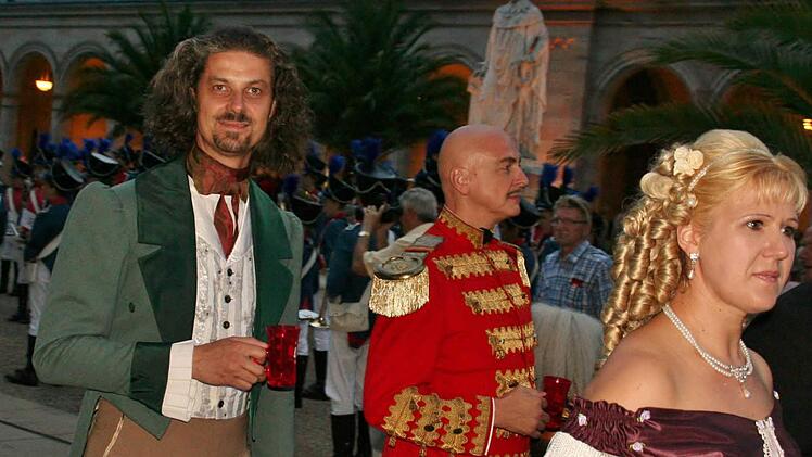 Die historischen Persönlichkeiten beim Rakoczyball 2015  Foto: Vogel