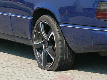 Symbolbild: Platter Reifen