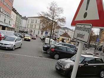 Schrittgeschwindigkeit und rechts vor links gilt jetzt an der Kreuzung vor der Promenadenpost. Foto: Matthias Hoch